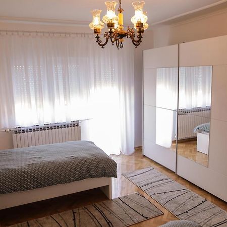 Апартаменти Apartman Kaya Джяково Екстер'єр фото